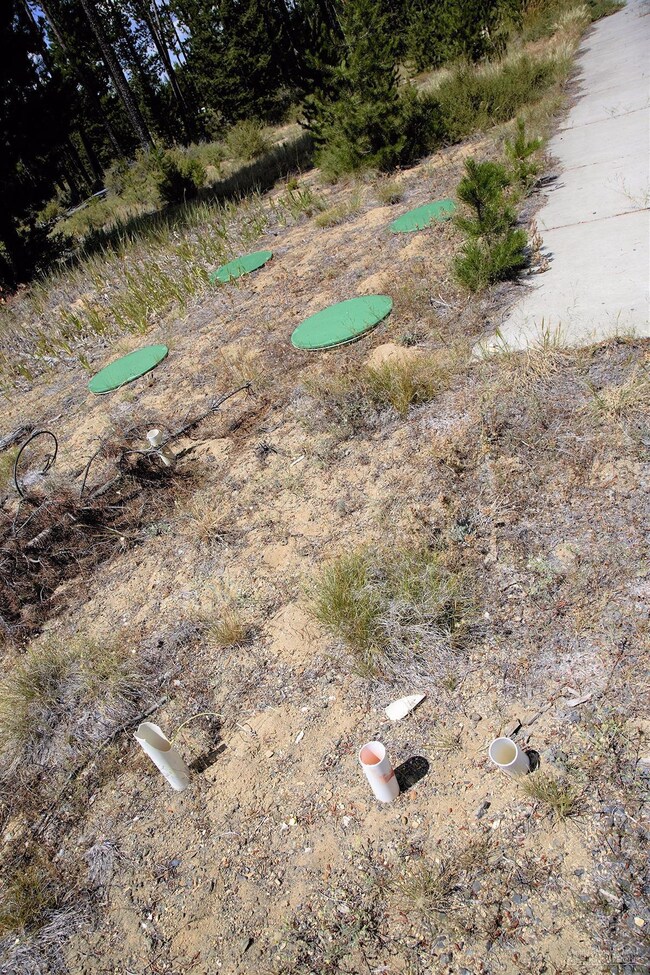 10 Apache Tears Ct, La Pine, OR 97739 - photo 2