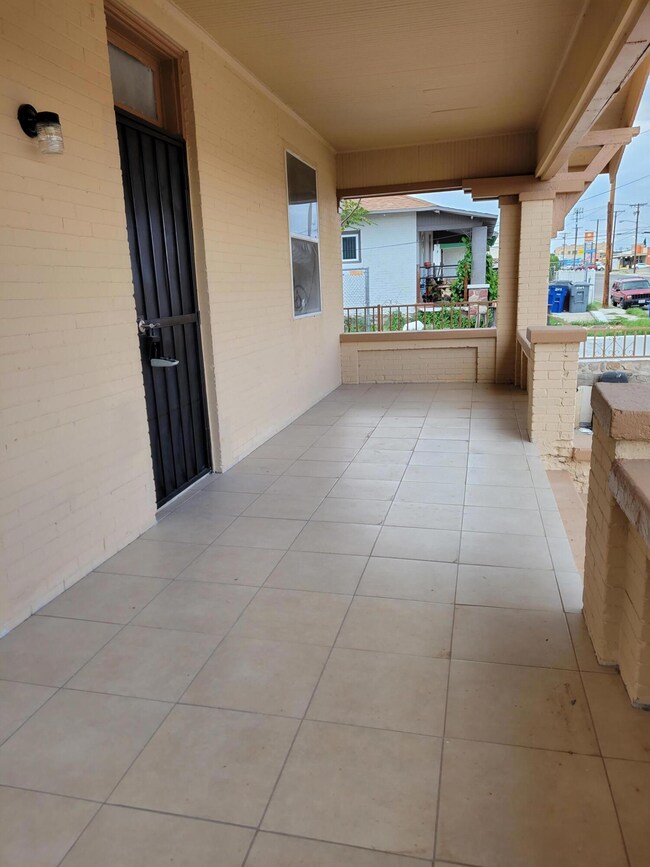 2905 N Piedras St, El Paso, TX 79930 - photo 3