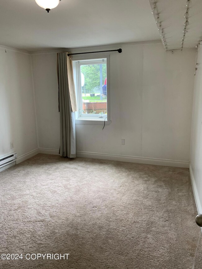 4413 E 8th Ave unit B, Anchorage, AK 99508 - photo 7