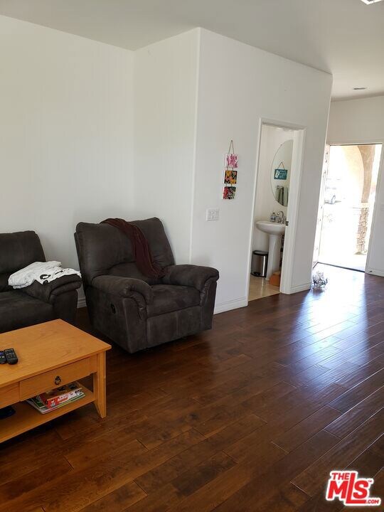 348 Field St, Oxnard, CA 93033 - photo 4