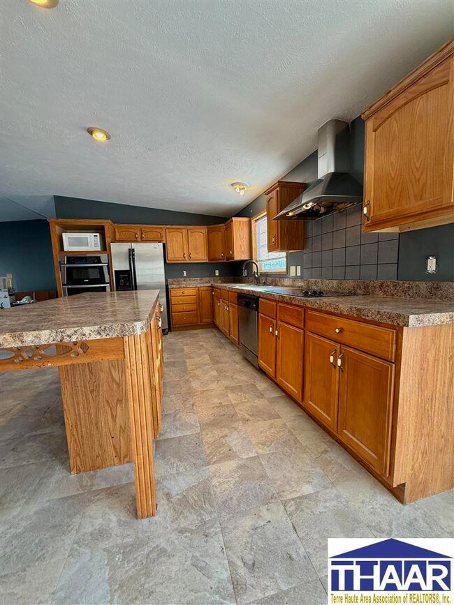 415 S 14th St, Terre Haute, IN 47807 - photo 7