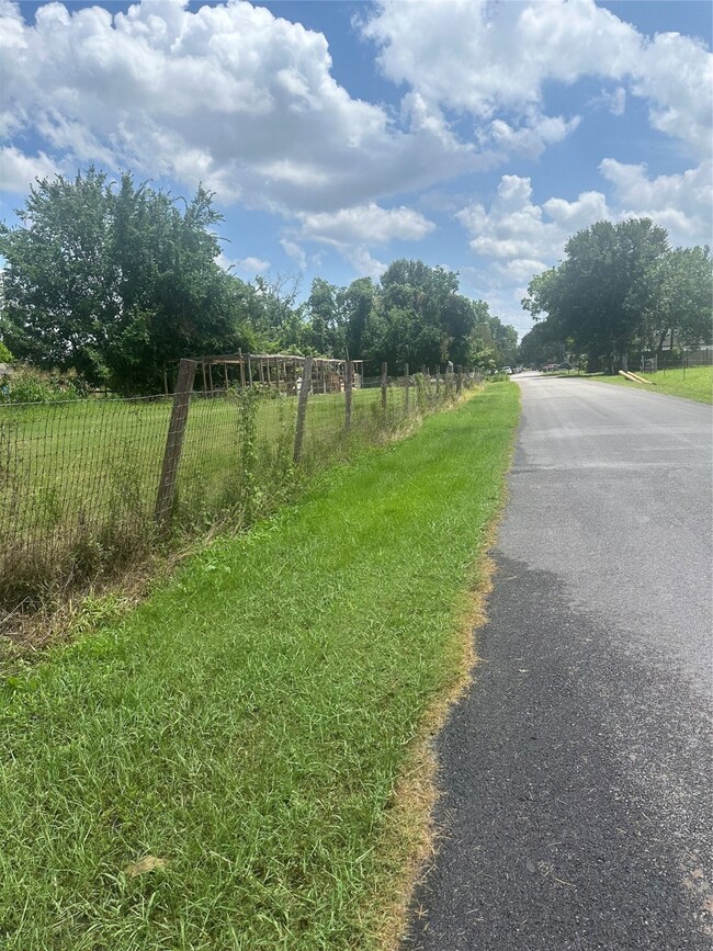 TBD Tower St, Houston, TX 77088 - photo 2