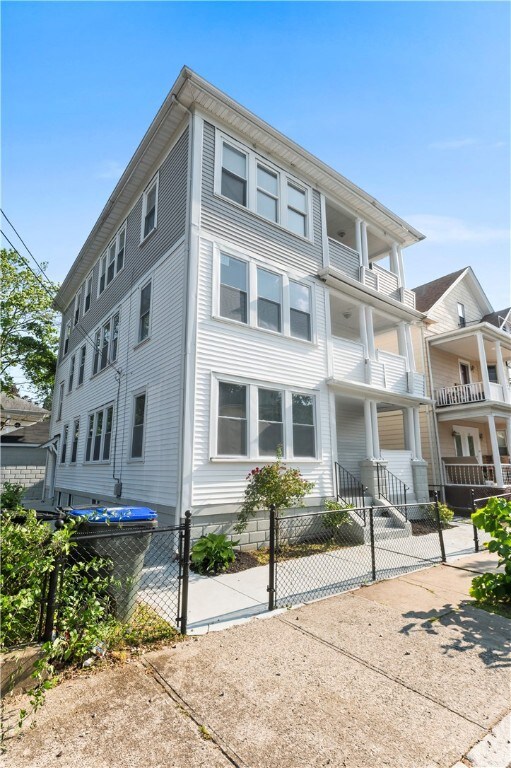 61 Wealth Ave, Providence, RI 02908 - photo 2