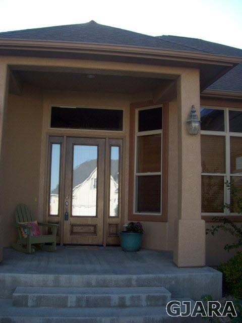 Inviting front entry
