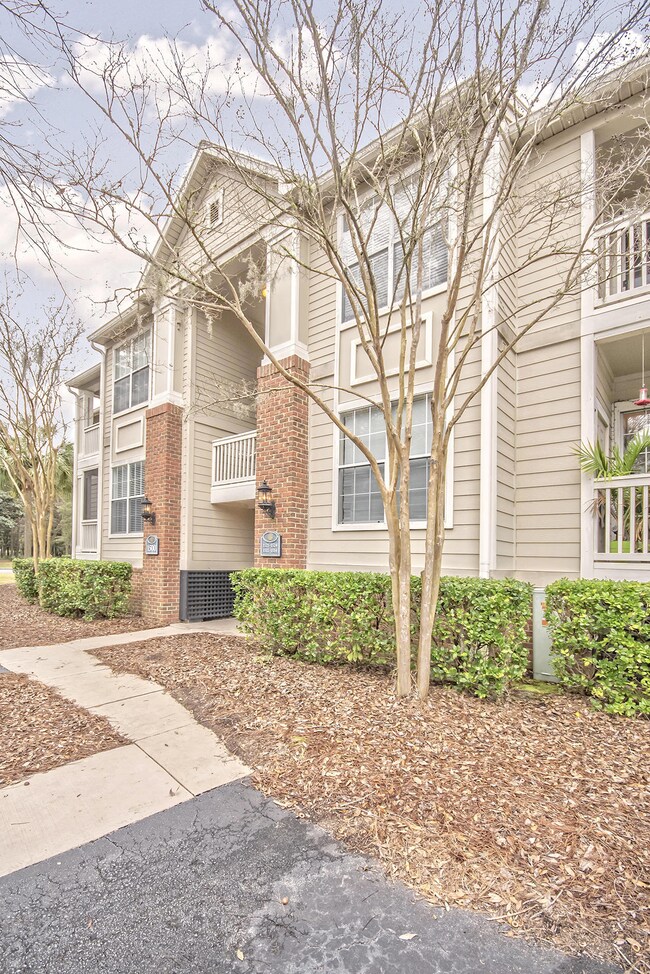 1600 Long Grove Dr. #1514