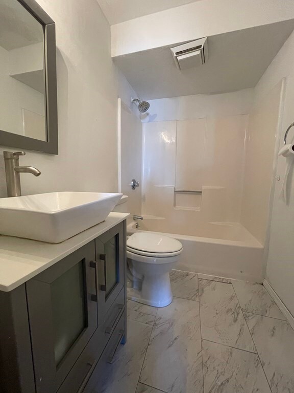 4 Park Avenue Place unit 11, Worcester, MA 01603 - photo 6