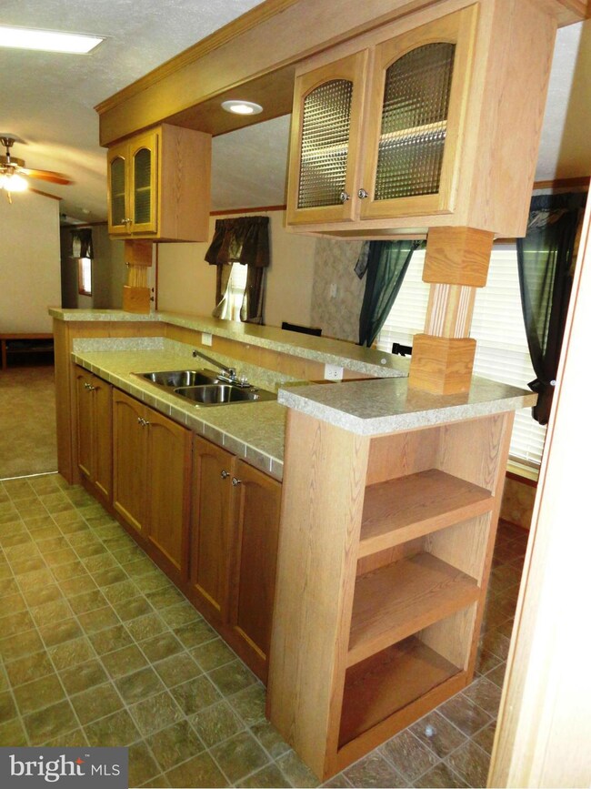 92 Berts Dr, Lothian, MD 20711 - photo 6