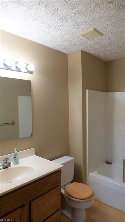 Full bath on 2nd level.