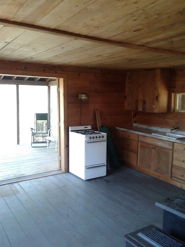 1038 Plain Rd, Hinsdale, NH 03451 - photo 7