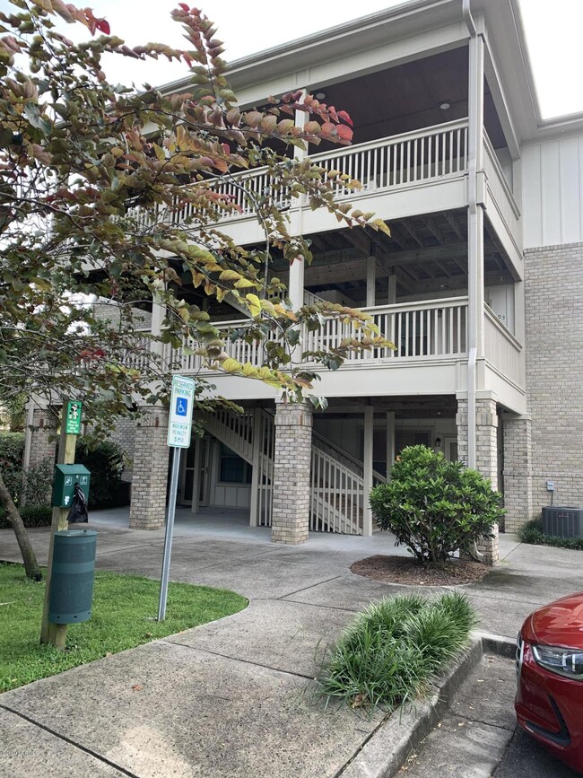 115 Covil Ave unit 304, Wilmington, NC 28403 - photo 2