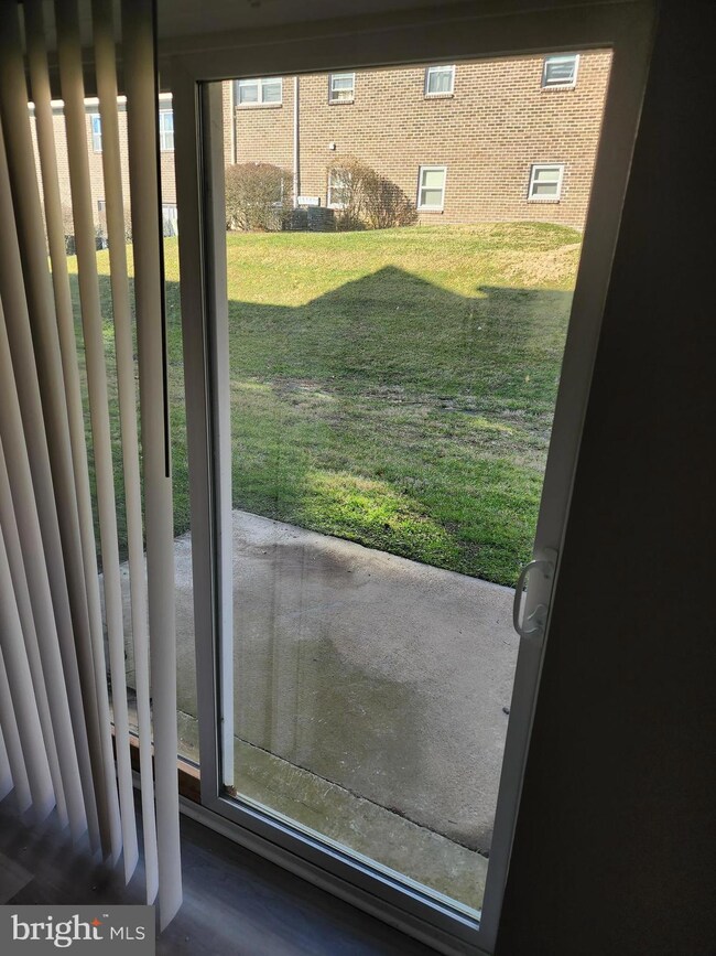 11921 Tarragon Rd unit B, Reisterstown, MD 21136 - photo 3