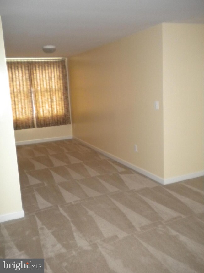 213 N View Cir, Warrenton, VA 20186 - photo 6