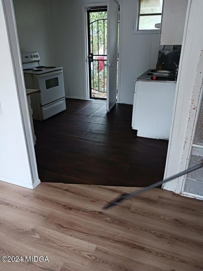 3910 Log Cabin Dr, Macon, GA 31204 - photo 4