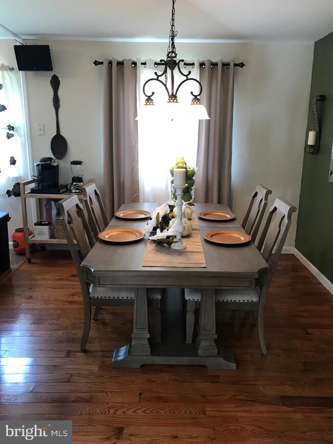 7873 Greenbrier Rd, Pennsauken, NJ 08109 - photo 5