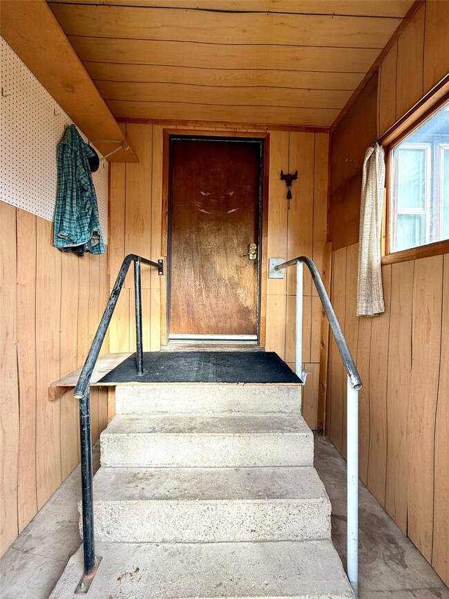 713 W Conley Ave, Deer Lodge, MT 59722 - photo 3