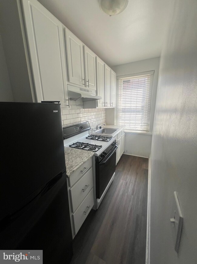 1612 Mcculloh St unit 3RD FLOOR, Baltimore, MD 21217 - photo 6