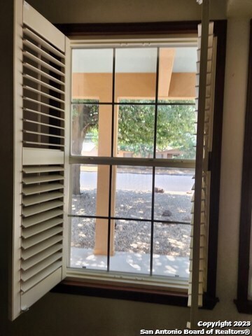 112 W Nimitz St, Fredericksburg, TX 78624 - photo 7