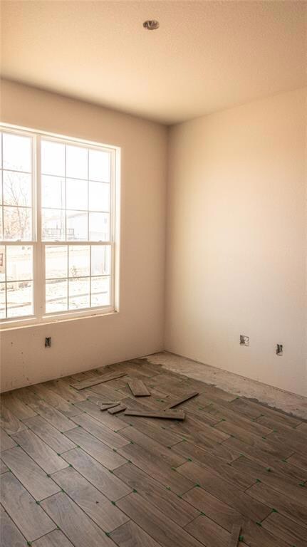 2622 Creekview Dr, Granbury, TX 76048 - photo 2