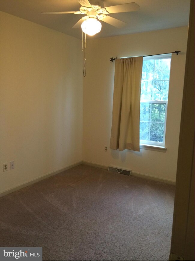 6324 Jacobs Ct, Sykesville, MD 21784 - photo 4