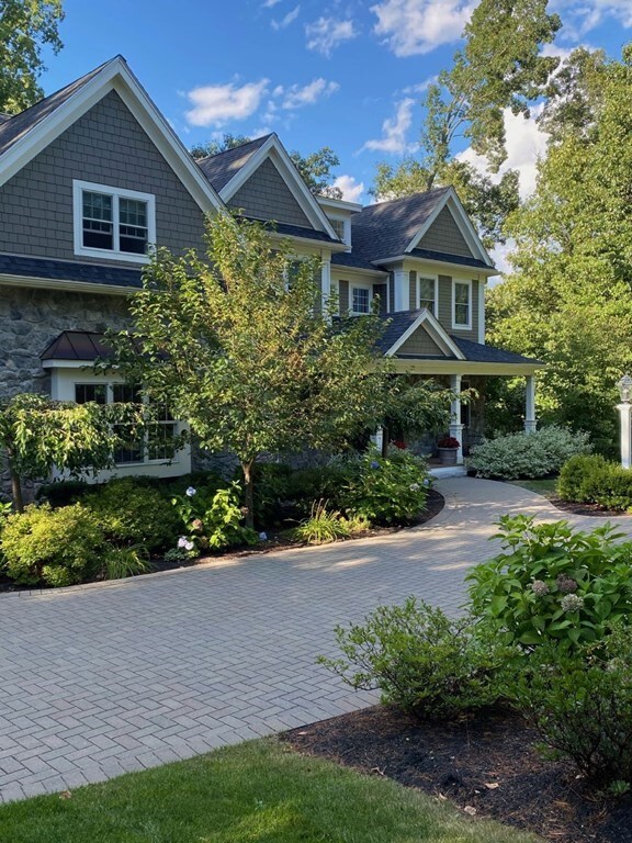 10 Covered Bridge Ln, Wayland, MA 01778 - photo 2