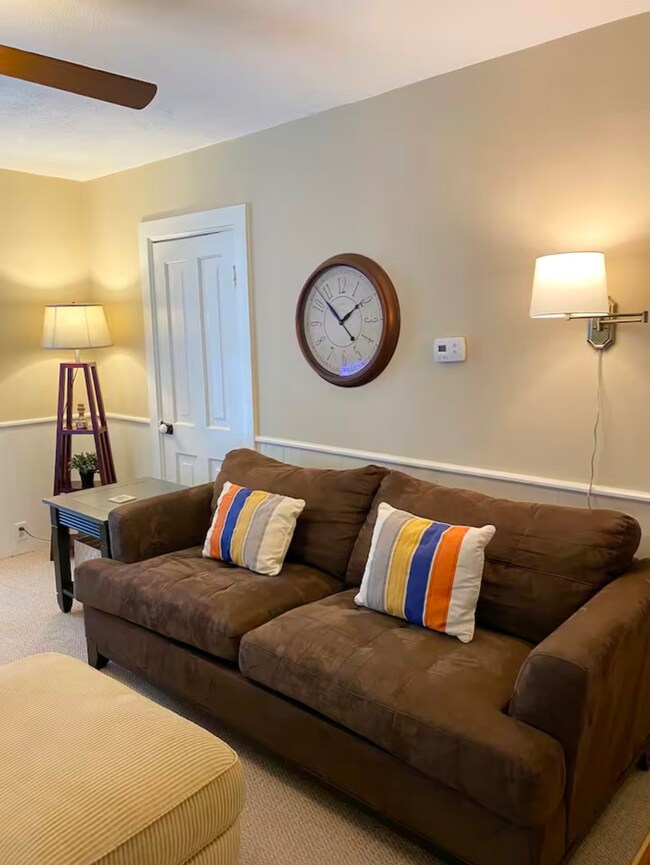 136 N Batavia Ave unit 2, Batavia, IL 60510 - photo 6