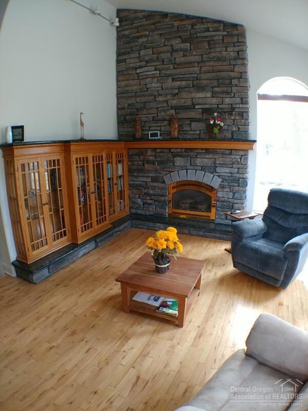 61270 15th St, Bend, OR 97702 - photo 4