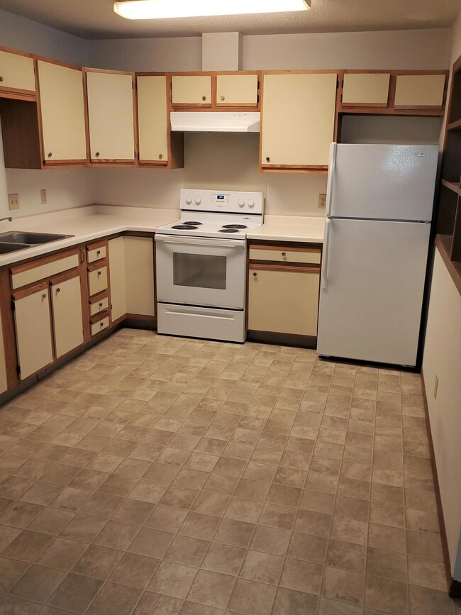 1330 18th St unit B103, Cloquet, MN 55720 - photo 2