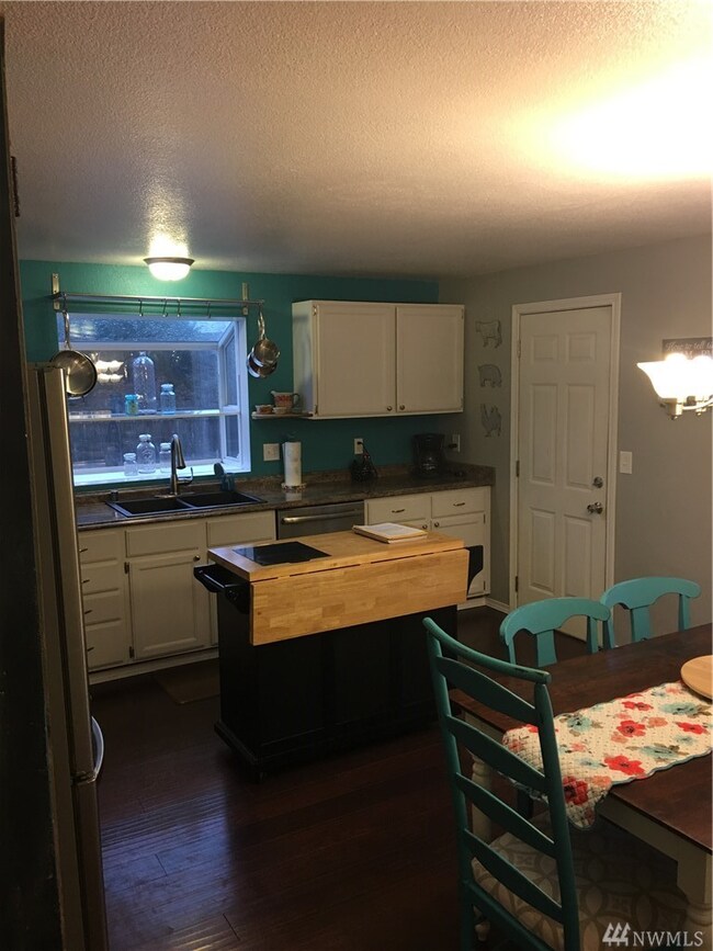 8540 Sweet Clover Dr SE, Yelm, WA 98597 - photo 3