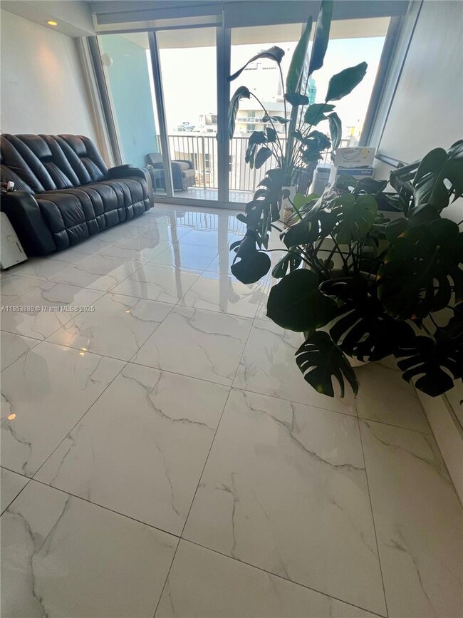 Regency Tower unit 14D, Miami Beach, FL 33140 - photo 7