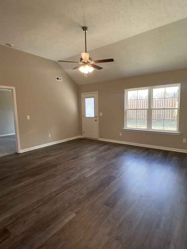 117 Timber Cir, Manchester, TN 37355 - photo 4