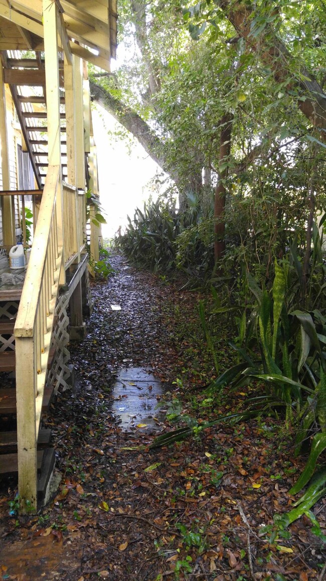 15 Oak St unit 2, Cocoa, FL 32922 - photo 2