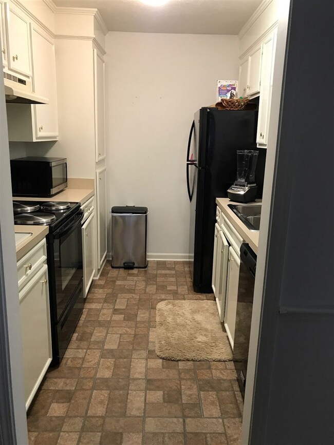 2467 River Oaks Blvd unit A, Jackson, MS 39211 - photo 4