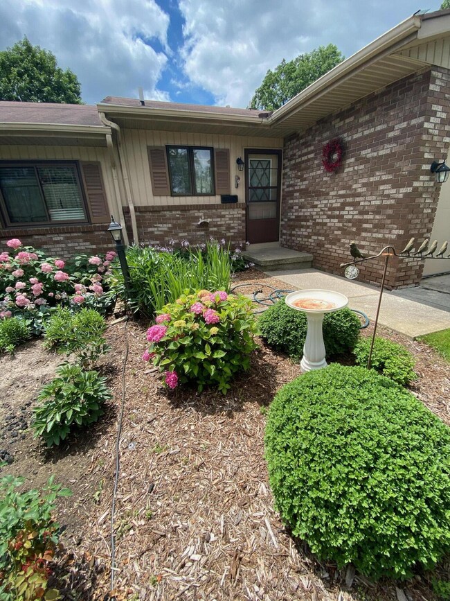 8531 Elkwood St SW unit 80, Byron Center, MI 49315 - photo 2