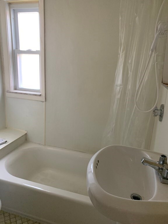 27 Barry St, Quincy, MA 02169 - photo 6