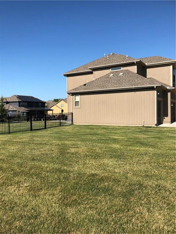 Side view of corner lot