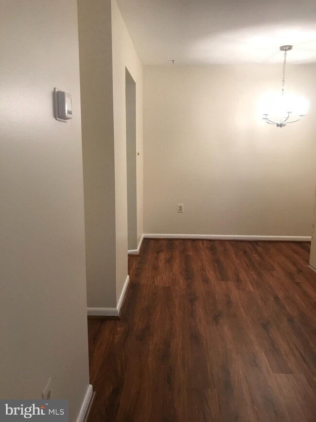 10724 West Dr unit 101, Fairfax, VA 22030 - photo 6