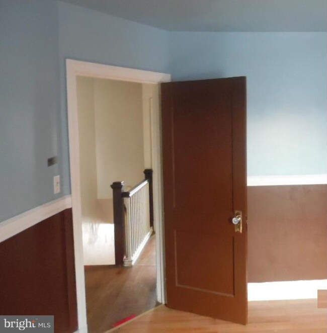 3913 Woodridge Rd, Baltimore, MD 21229 - photo 7