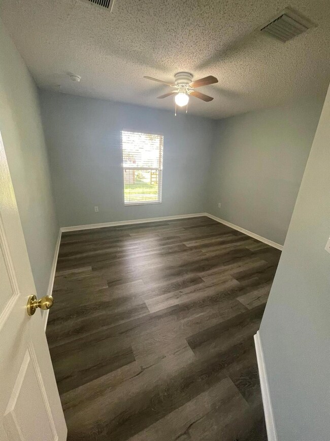 362 Columbus St, Sebastian, FL 32958 - photo 3