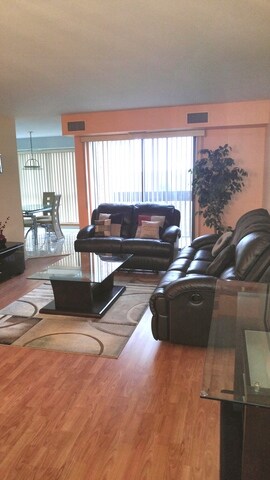 600 Naples Ct unit 609, Glenview, IL 60025 - photo 7