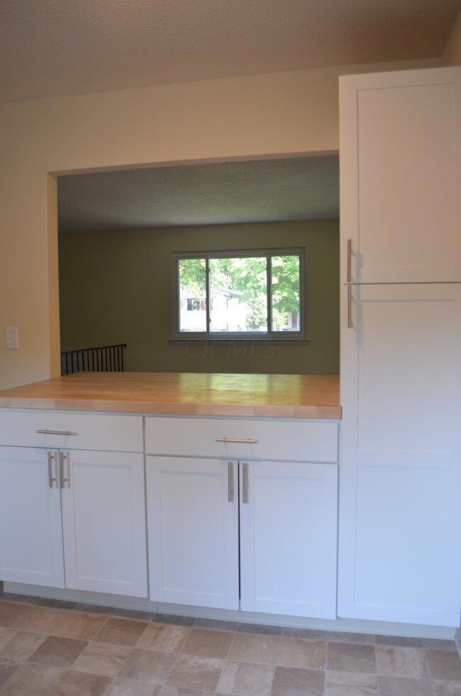 2667 Glenbriar St, Columbus, OH 43232 - photo 7