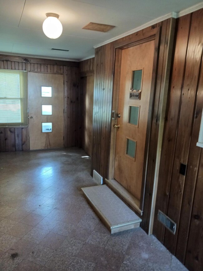 711 S 3rd Ave, Albert Lea, MN 56007 - photo 7