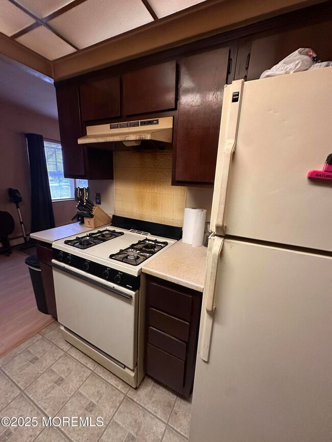 70 Stonehurst Blvd unit A, Freehold, NJ 07728 - photo 3