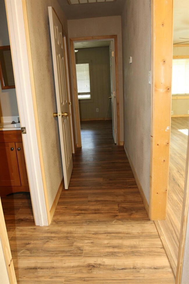 14523 Tobias Rd, Poplar, CA 93257 - photo 6