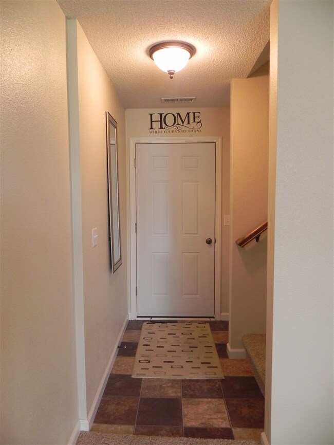 1916 28th St SW unit Elk Heights, Minot, ND 58701 - photo 2