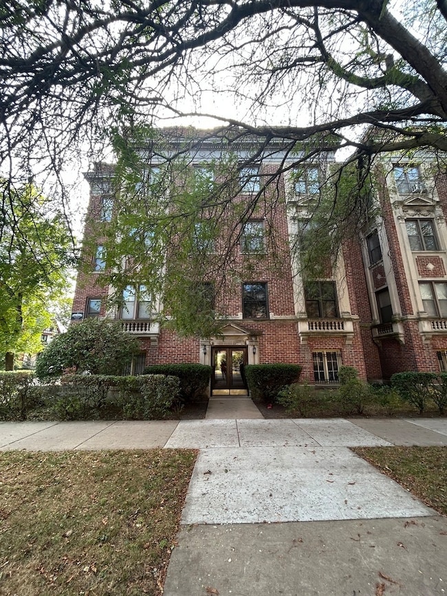 1155 E Hyde Park Blvd unit 2F, Chicago, IL 60615 - photo 3