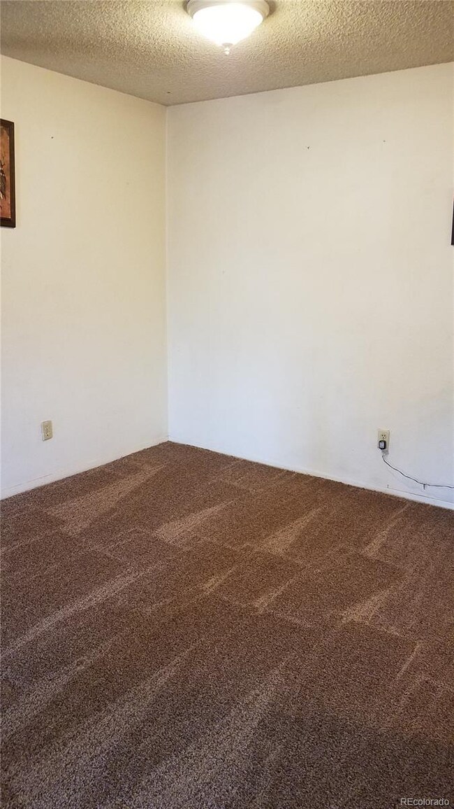 Dining room area located off kitchen and open to f