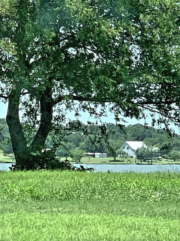 100 Showboat Ct, Granbury, TX 76049 - photo 2