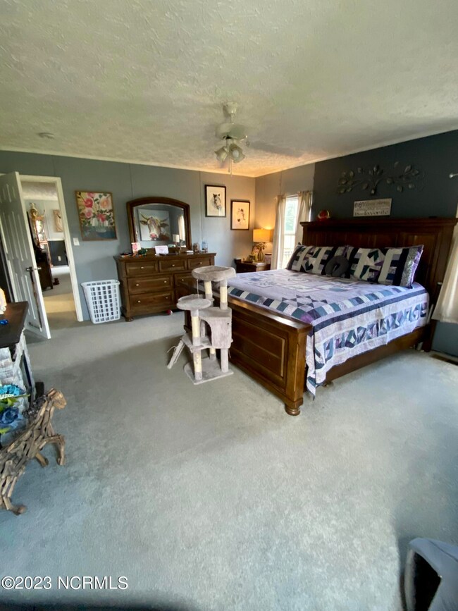 57DA4DF7-A7D6-4AAA-8A8F-A53407256A19