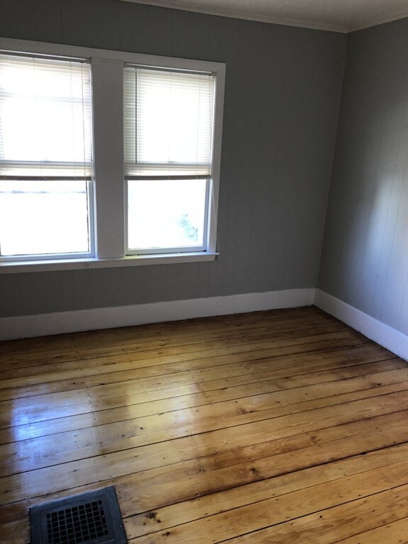 48 Crescent St unit 2, Wakefield, MA 01880 - photo 2