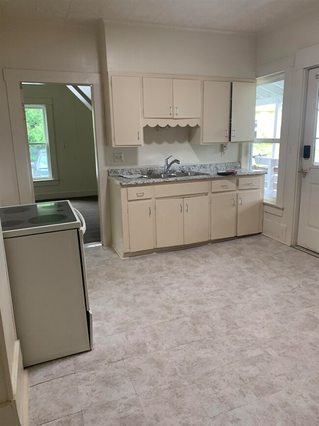 295 High St unit B, Barton, VT 05822 - photo 2